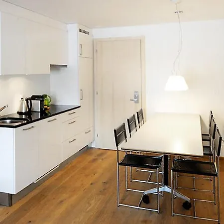 Sleeps 4 Wifi Apartment *